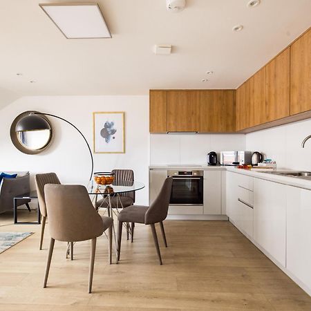 Charles Hope Staines Centre Apartment Bagian luar foto