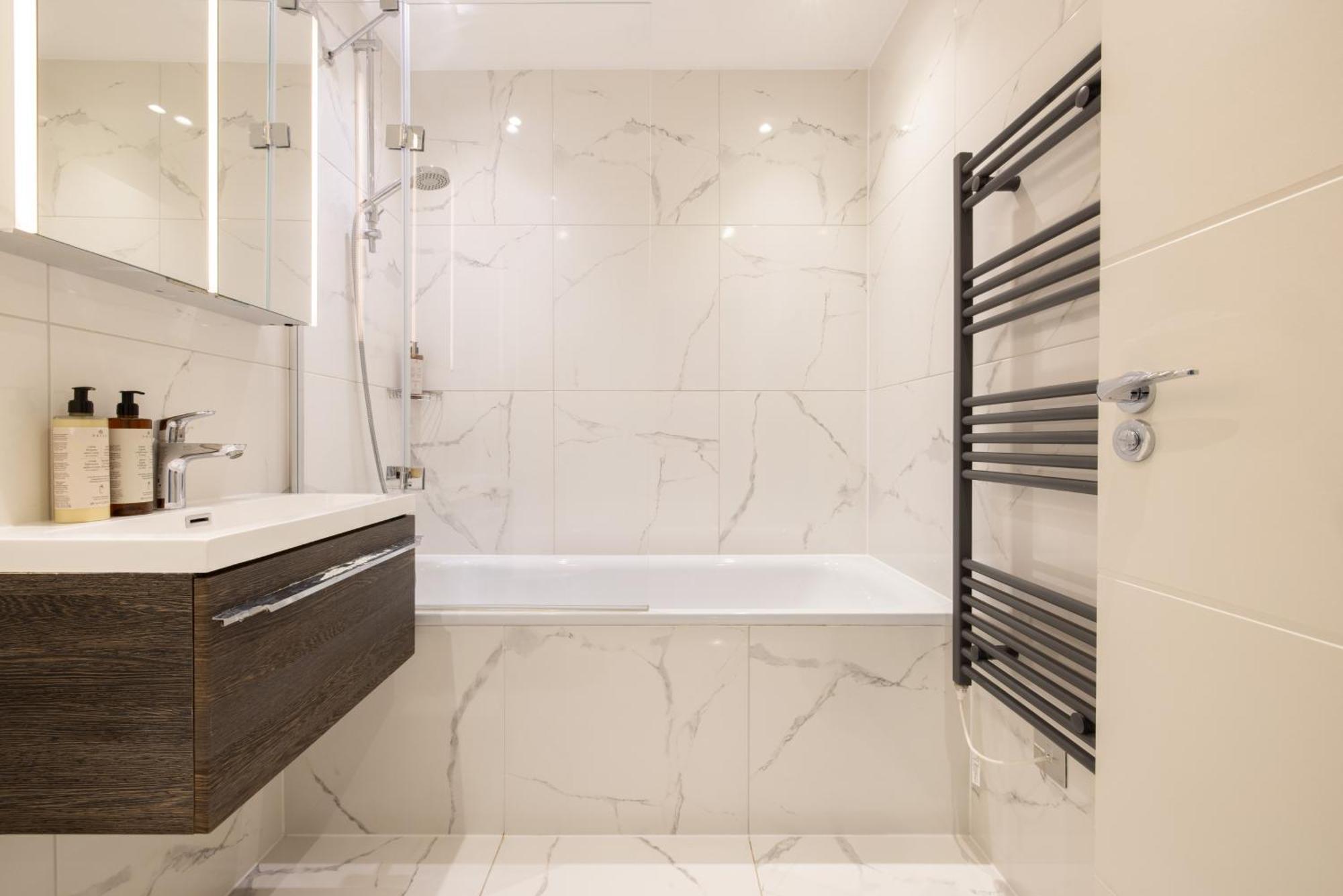 Charles Hope Staines Centre Apartment Bagian luar foto