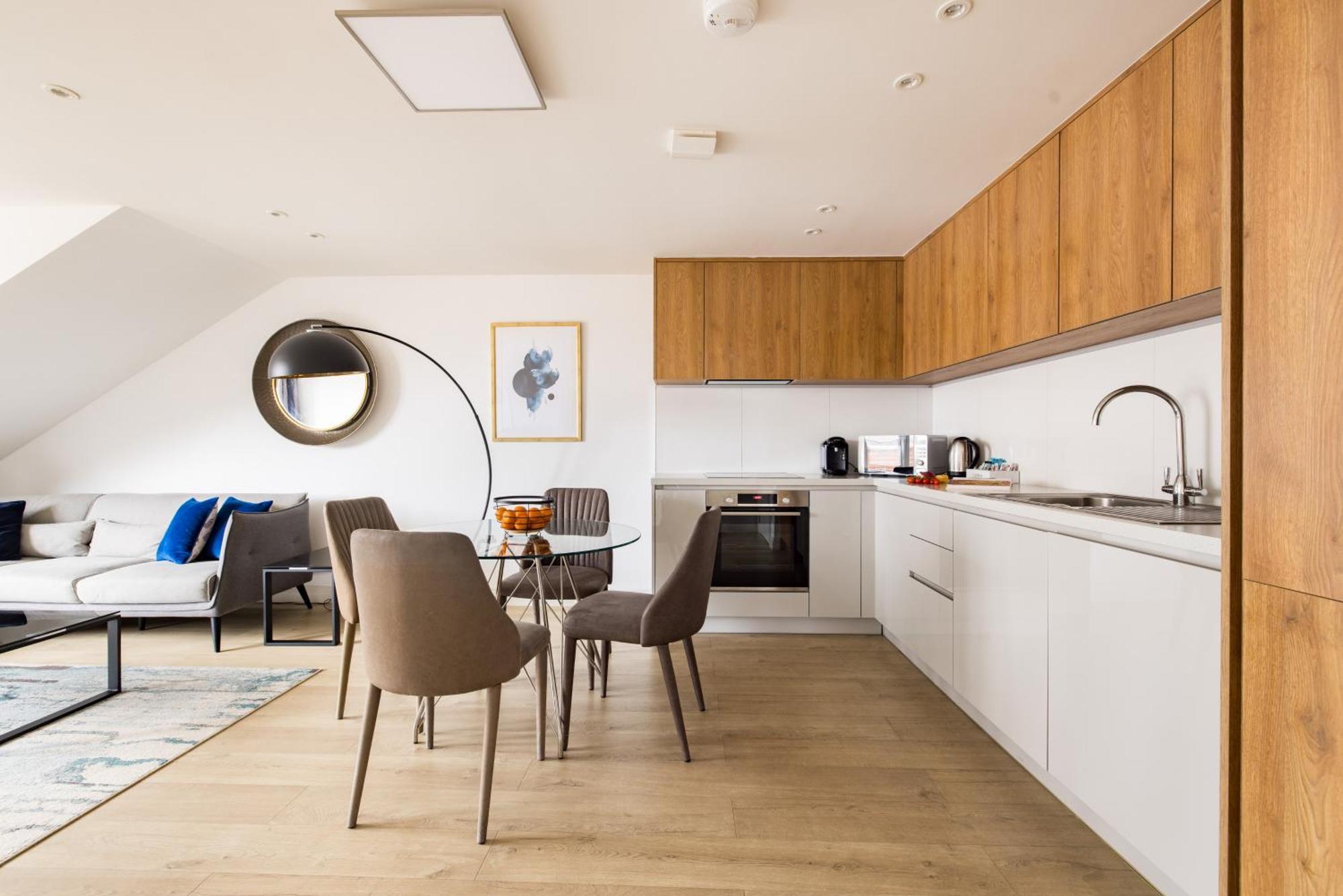Charles Hope Staines Centre Apartment Bagian luar foto