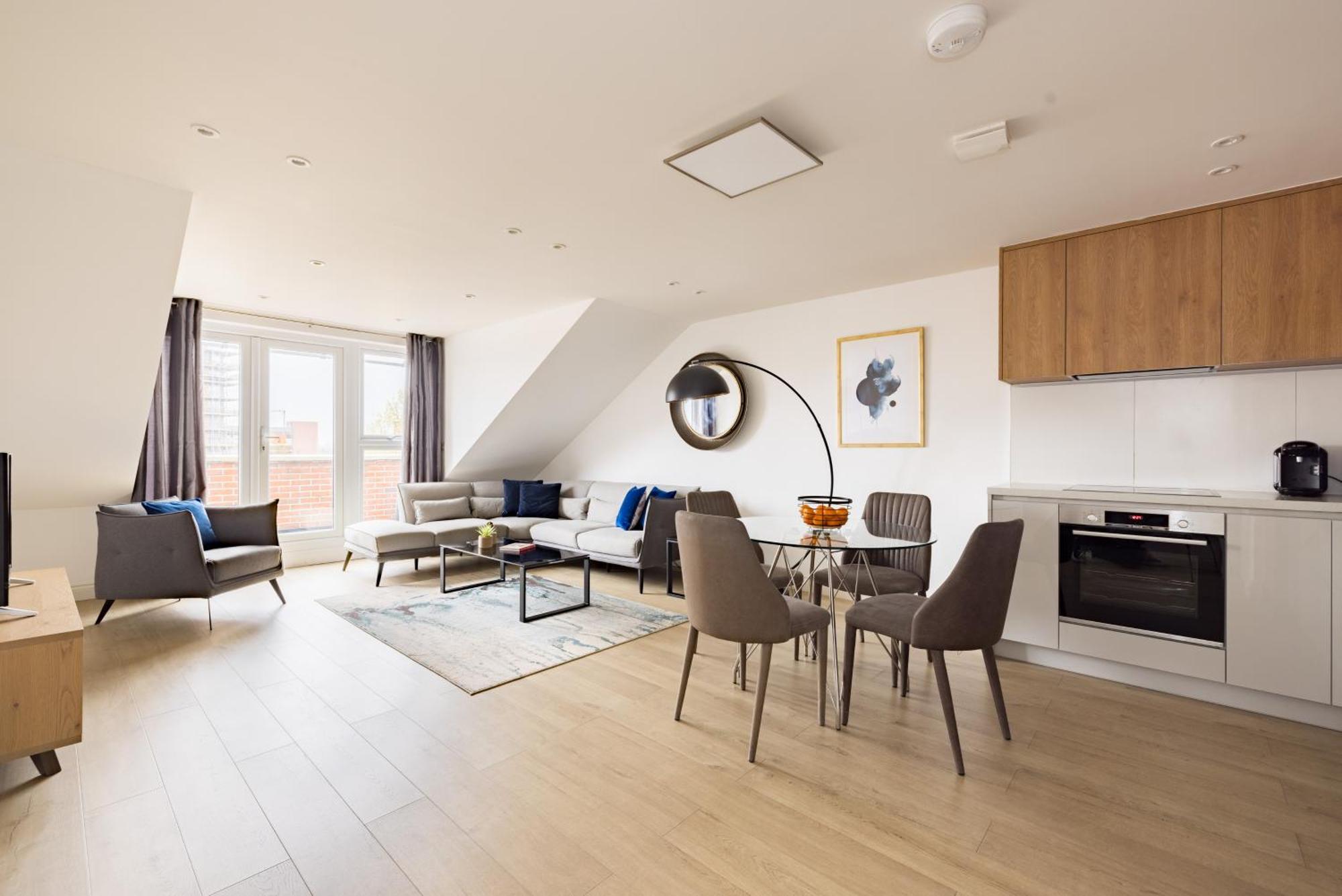 Charles Hope Staines Centre Apartment Bagian luar foto