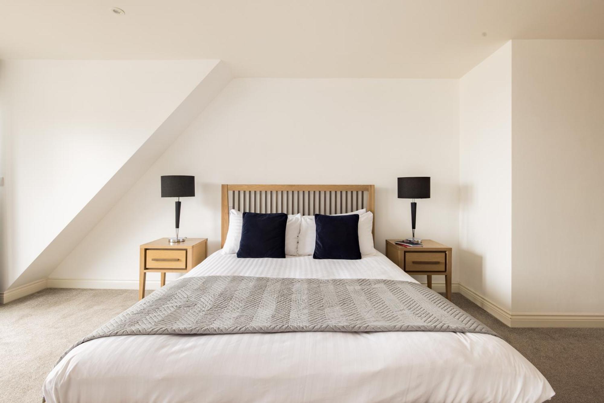 Charles Hope Staines Centre Apartment Bagian luar foto