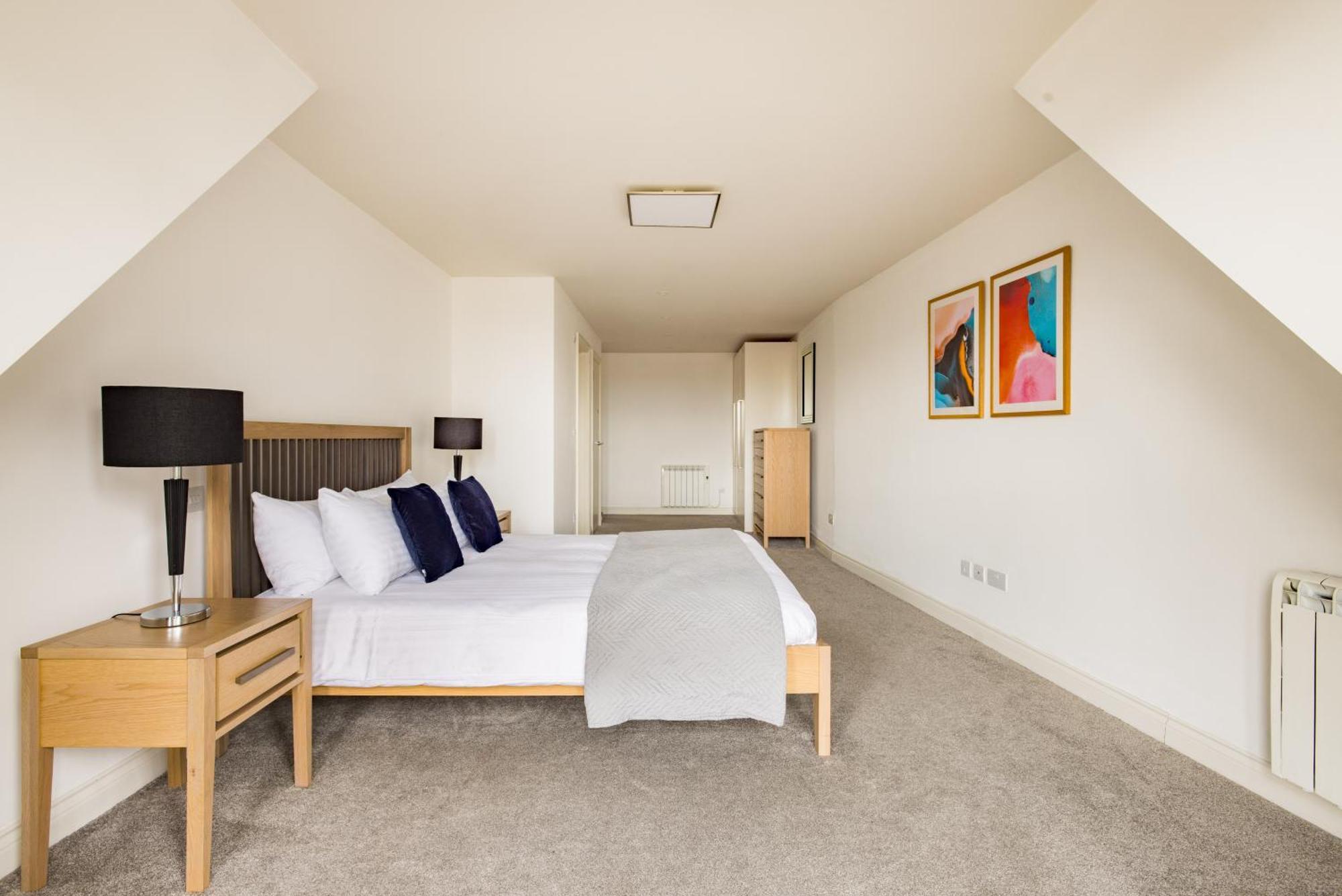 Charles Hope Staines Centre Apartment Bagian luar foto