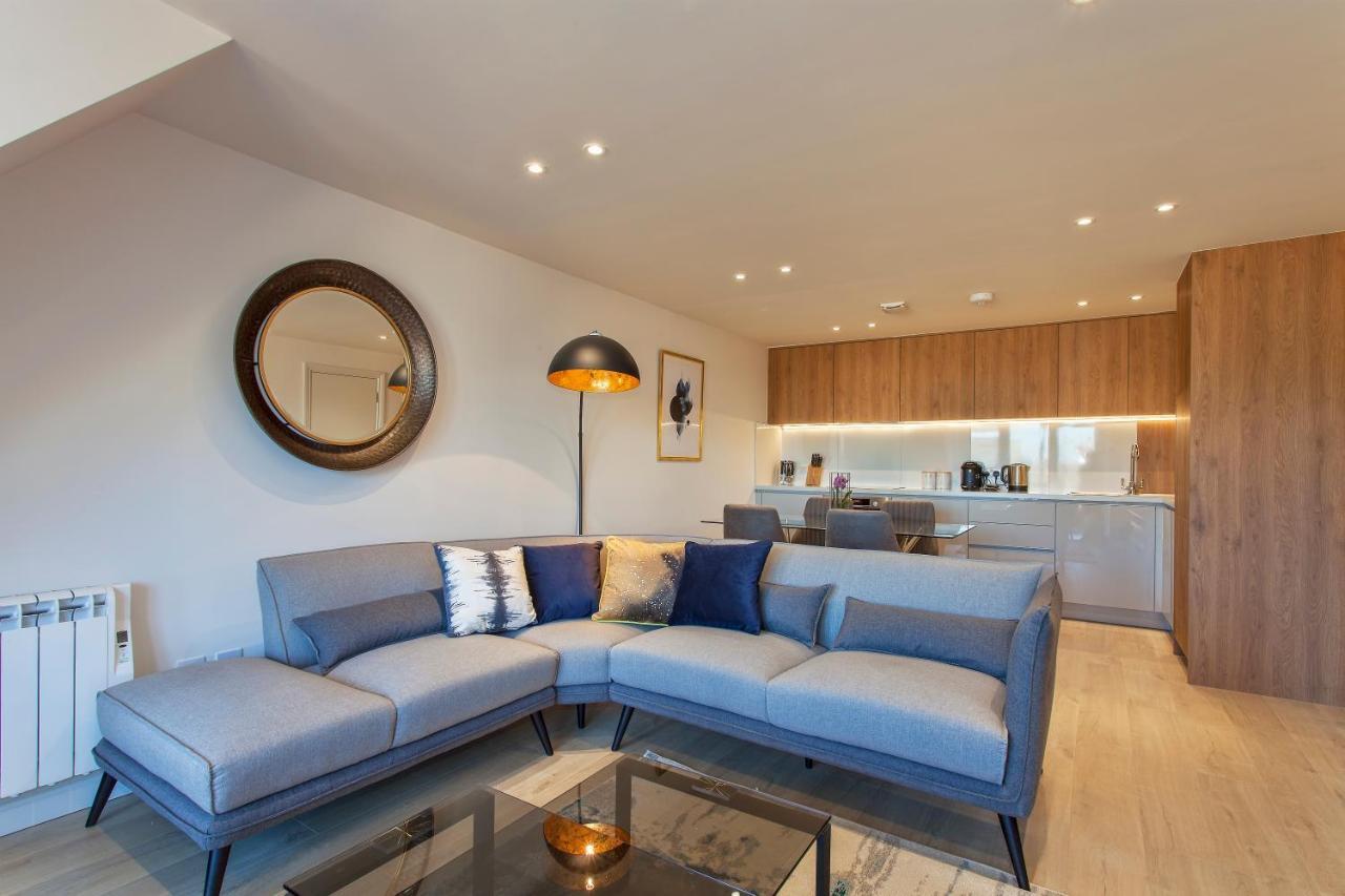 Charles Hope Staines Centre Apartment Bagian luar foto