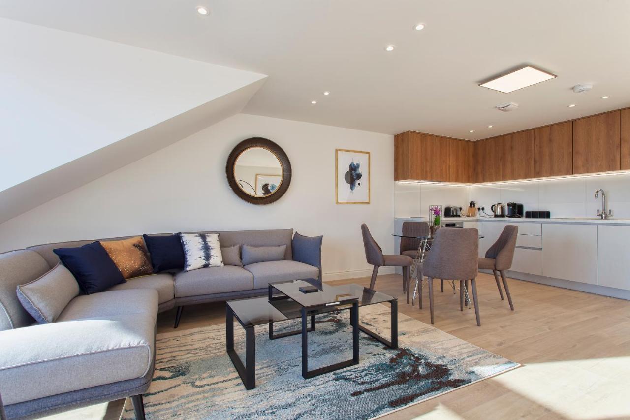 Charles Hope Staines Centre Apartment Bagian luar foto