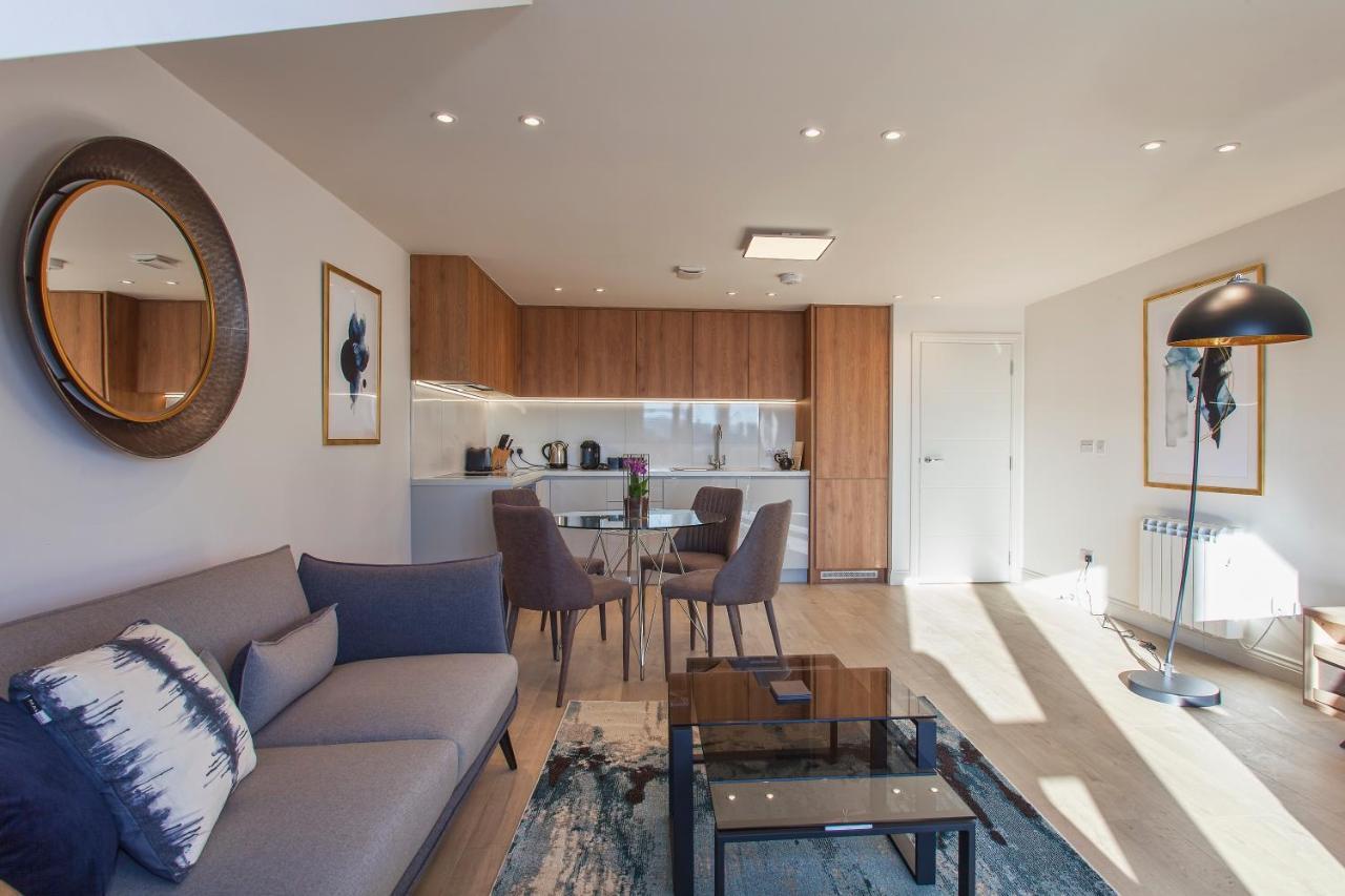 Charles Hope Staines Centre Apartment Bagian luar foto